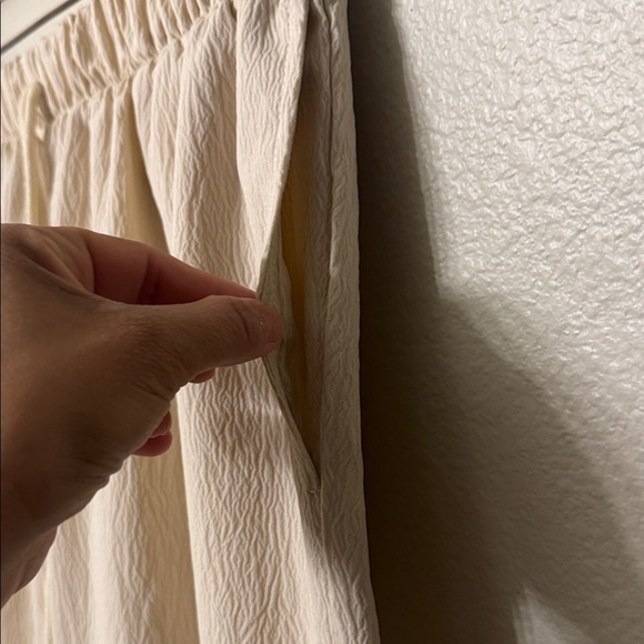 Beige Ruched Fabric - Picture 5 of 6